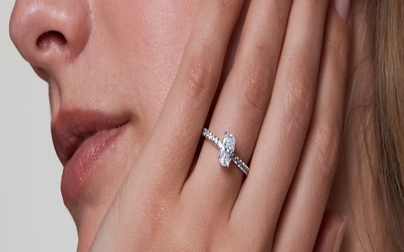 Stoke-on-Trent’s Classic and Timeless Engagement Rings: A Reflection of Elegance and Romance